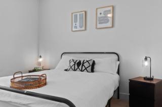 Luxurious New Unit 1Bd1Ba Pool Golf Sim - Austin - 8