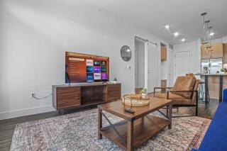 Luxurious New Unit 2Bd2Ba Pool, Golf Sim - 2