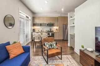 Luxurious New Unit Studio 1Ba Pool, Golf Sim - Austin - 3