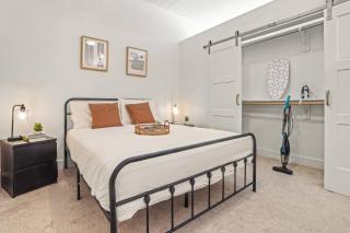 Pampering New Unit Studio 1Ba Pool, Golf Sim - Austin - 9