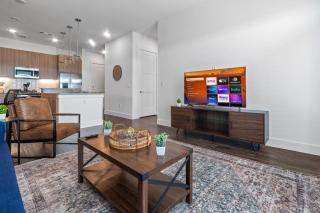 Lavish Escape 1Bd1Ba Pool w Golf Sim - Austin - 0