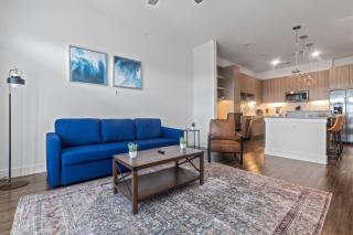 Lavish Escape 1Bd1Ba Pool w Golf Sim - Austin - 5