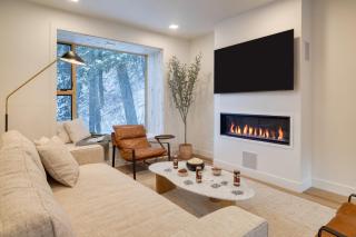 Parkview Mountain House Luxury Ski Home w Hot Tub Near Trails Downtown - Park City - 8