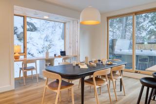Parkview Mountain House Luxury Ski Home w Hot Tub Near Trails Downtown - Park City - 2