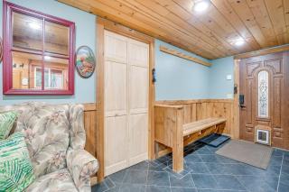 Leavenworth Cabin with Deck, Hot Tub and Game Room! - Leavenworth - 7