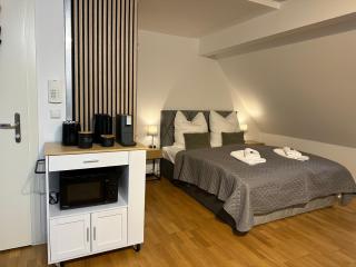 bella casa - Business&Family, 100m vom Konzerteingang Schloß, Parkplatz, SmartTV, Netflix, Waschmaschine, 24h Checkin, 46qm, AP 16 - Ludwigsburg - 2