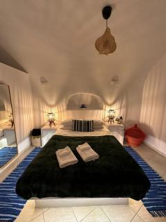 Anedosa Cave House - - 2