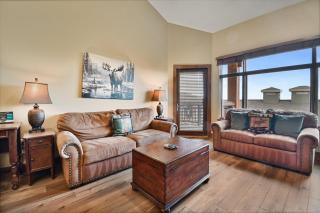 Ski In Ski Out Conde Nast and Forbes Award Winner Two Bedroom Pool Hot Tub Gym 415 - Park City - 2
