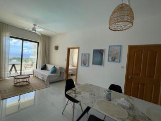 Sunset Ocean View Apartment - 8