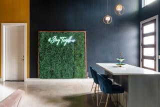 Paradise Pool Palace - 4 min Uber to 6th St - 6