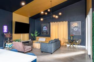 Paradise Pool Palace - 4 min Uber to 6th St - Austin - 2