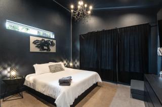 Paradise Pool Palace - 4 min Uber to 6th St - Austin - 9