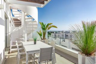 LM362B - 2 BR penthouse with large sundeck - Estepona - 8