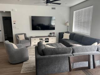 New Resort Condo Near Zion Great for Families Pools Water Slide - Hurricane - 4