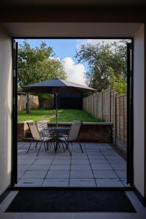 New Stylish 4-Bed-WiFi-Free Parking - Leamington Spa - 6