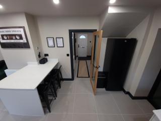 New Stylish 4-Bed-WiFi-Free Parking - Leamington Spa - 3