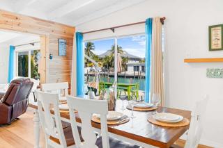 Seabreeze Cove Waterfront Gem 38 foot Dock Cabana Club - Marathon - 4