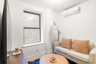 Comfortable 2BR 1BA Apartment in Greenwich Village Steps from Washington Square Park - New York - 9