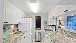 Spacious Bright Paradise Beach 1bd Modern Condo - São Petersburgo - 1