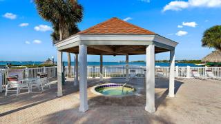 Modern Beach Home - Mins To Beach, Pool, Hot Tub - 8