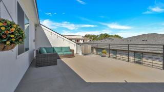 Pet-Friendly l Chic City Escape - Dallas Edition - 7