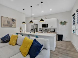 Pet-Friendly l Chic City Escape - Dallas Edition - 5