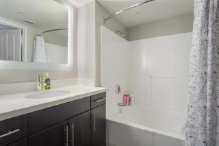 Modern Santa Monica 2Bedrooms with Jacuzzi &Parking - Los Angeles - 7