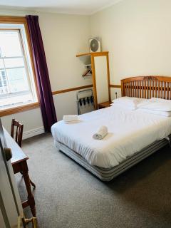Shepherds Arms Hotel - Wellington - 1