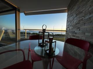 LUMIERE FRENTE al MAR un verdadero lujo con vista a los mejores atardeceres 2 dormitorios 3 baños cocina definida 2 balcones cochera y amenities - Punta del Este - 1