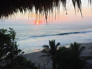 Punta Sur, Frente al mar y el Atardecer - 6
