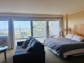 Ilikai Apt 308 - Spacious Studio with Stunning Ocean & Harbor Views - Honolulu - 8