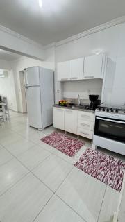 Apto das Orquídeas- 3 Quartos - Apto espaçoso,confortável com 2 sacadas de frente para avenida principal! - Piratuba - 3