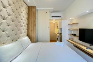 Best and Comfy Studio Tokyo Riverside PIK 2 Apartment By Travelio - Rawalembang - 7
