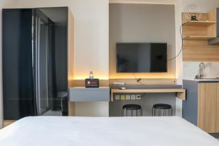 Good Deal and Comfy Studio West Vista Apartment By Travelio - Jakarta - 7