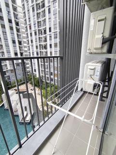 Isdian Suite Shah Alam - Huge Corner Lot Condo 3R2B 2 Covered Parking 50inch SmartTV Youtube with WiFi - 3