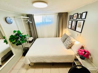 Cozy basement room-Private Bath - Near Subway line 1 - Toronto - Toronto - 0