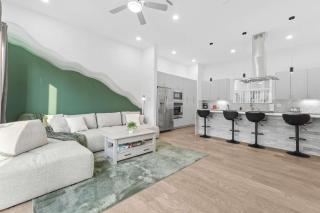 Luxurious 3 Bed3 Bath near Downtown Houston - 2