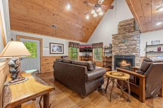 Sugar Bear Mountain﻿ Cabin - Pigeon Forge - 4