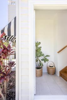 Beachfront Apartment - Casuarina - 3