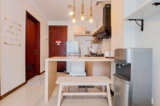 Modern Look and Comfy 1BR Asatti Apartment By Travelio - Tangerang - 4