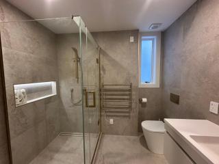 Beautiful Lakeview Apartment - 5