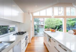 Beach House Close to Manly - 5