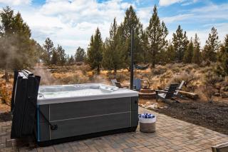 The Gem Estate by AvantStay Modern Farmhouse w Lavender Fields Hot Tub - 9