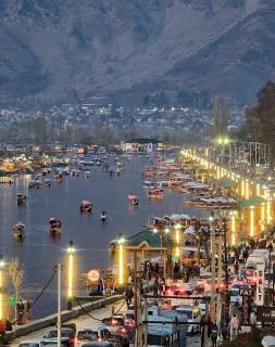New Retreet Houseboat - Srinagar - 8