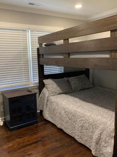 Travelers Rest Treasure - Sleeps 8 - 3 Bedroom 2 Bath - Pets Welcome - Travelers Rest - 3
