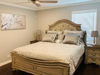 Travelers Rest Treasure - Sleeps 8 - 3 Bedroom 2 Bath - Pets Welcome - Travelers Rest - 4