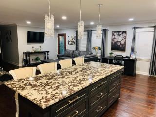 Travelers Rest Treasure - Sleeps 8 - 3 Bedroom 2 Bath - Pets Welcome - Travelers Rest - 9