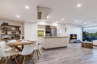 Malo - Three-Bedroom Beachside Escape in Agnes Water, with Heated Communal Pool - Agnes Water - 9