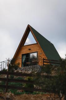 Cozy Glamping Cabin for Couples and Families - 0
