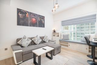 Elegant 2BR Apartment in Prime JLT - Dubai - 1